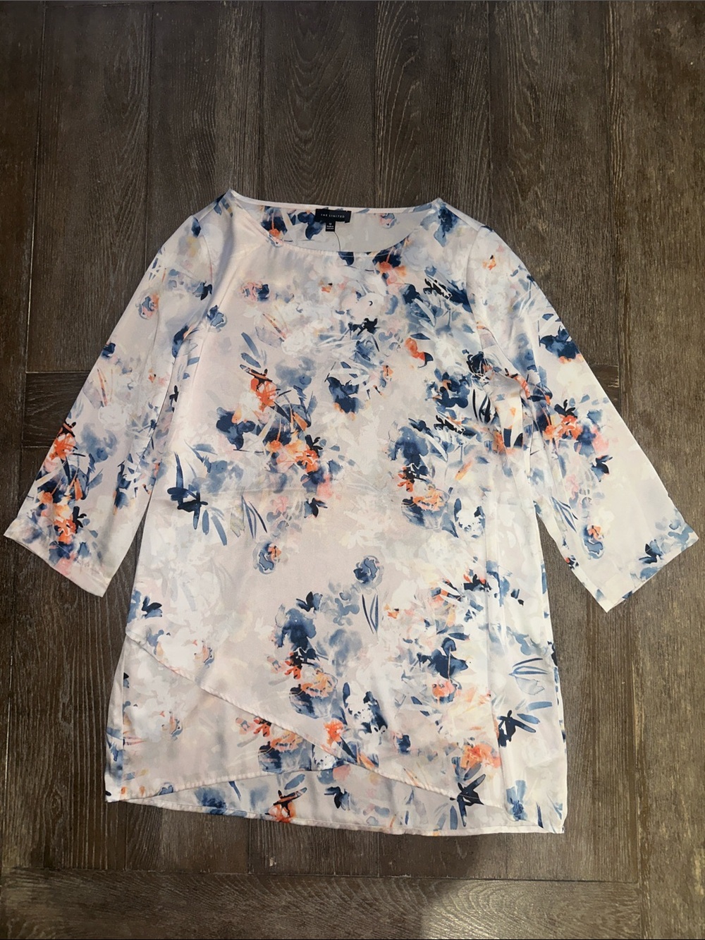 The Limited White Floral Tunic with Blue & Coral Accents Women’s Medium